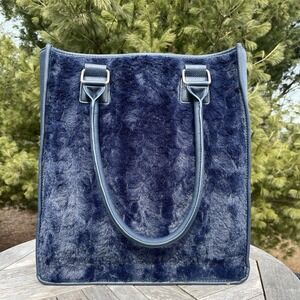 Dennis Basso Home Travel Tote Midnight Blue Large Zip Top Faux Fur w Lap Throw